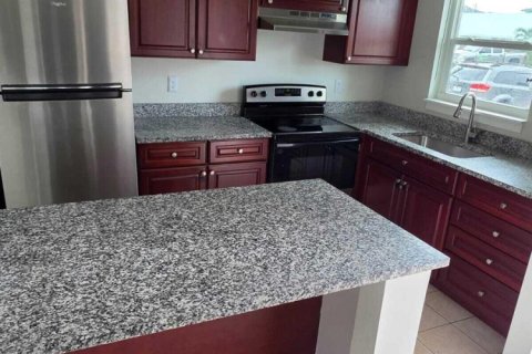 Touwnhouse à louer à Stuart, Floride: 2 chambres, 144.37 m2 № 2346252 - photo 5