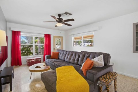 Casa en venta en Sarasota, Florida, 3 dormitorios, 142.79 m2 № 2223341 - foto 4