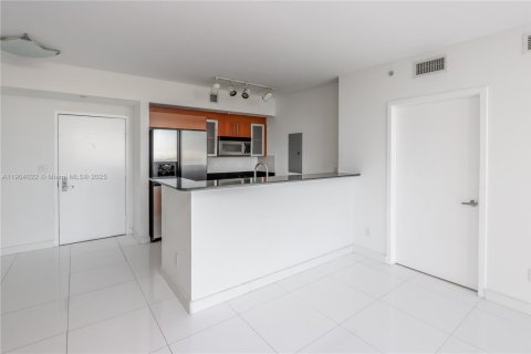 Condo in Miami, Florida, 2 bedrooms  № 2052747 - photo 20