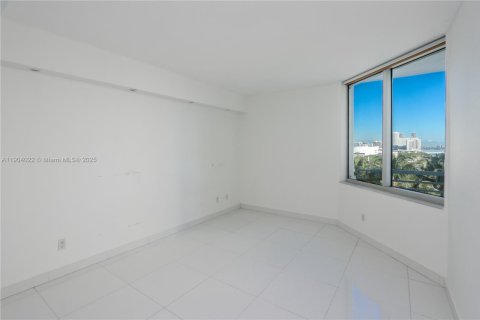 Condo in Miami, Florida, 2 bedrooms  № 2052747 - photo 4