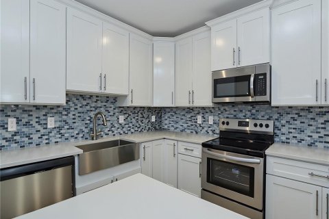 House in Saint Lucie, Florida 4 bedrooms, 203.27 sq.m. № 1899544 - photo 6