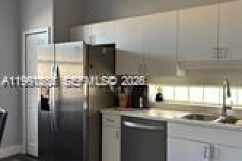 Снять в аренду виллу или дом в Порт-Сент-Луси, Флорида 3 спальни, 167.69м2, № 2052389 - фото 5