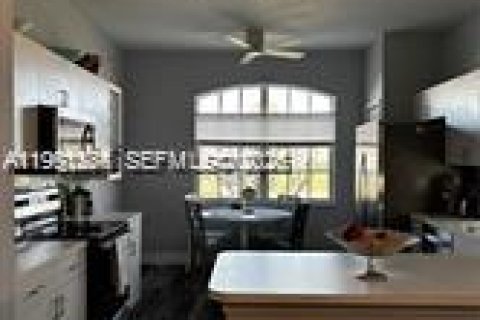 Снять в аренду виллу или дом в Порт-Сент-Луси, Флорида 3 спальни, 167.69м2, № 2052389 - фото 8