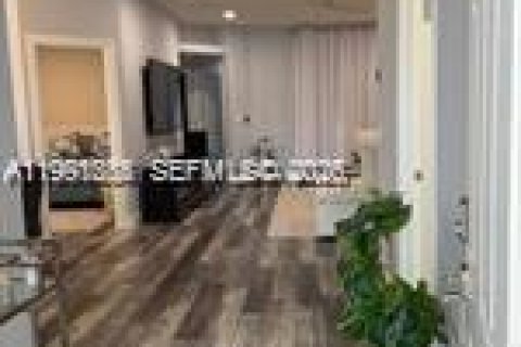 Снять в аренду виллу или дом в Порт-Сент-Луси, Флорида 3 спальни, 167.69м2, № 2052389 - фото 11