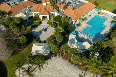 Снять в аренду виллу или дом в Порт-Сент-Луси, Флорида 3 спальни, 167.69м2, № 2052389 - фото 15