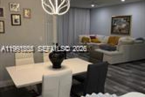 Снять в аренду виллу или дом в Порт-Сент-Луси, Флорида 3 спальни, 167.69м2, № 2052389 - фото 10