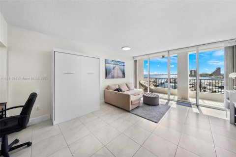 Condominio en venta en Miami, Florida, 37.16 m2 № 1756087 - foto 6