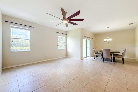 Townhouse in Orlando, Florida 3 bedrooms, 218.51 sq.m. № 2208023 - photo 13