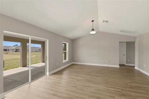 House in Sebring, Florida 4 bedrooms, 164.72 sq.m. № 2220933 - photo 5
