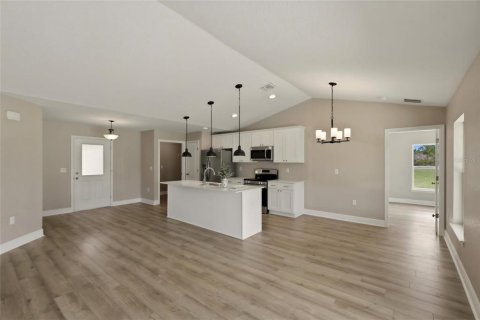 House in Sebring, Florida 4 bedrooms, 164.72 sq.m. № 2220933 - photo 3