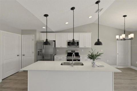 House in Sebring, Florida 4 bedrooms, 164.72 sq.m. № 2220933 - photo 8