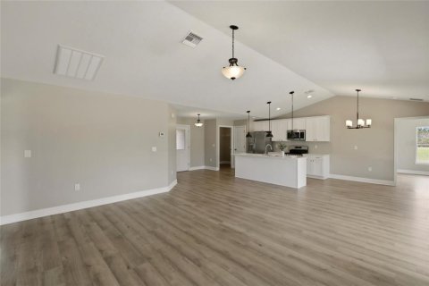 House in Sebring, Florida 4 bedrooms, 164.72 sq.m. № 2220933 - photo 6