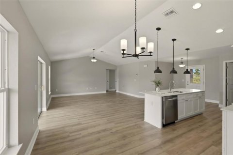 House in Sebring, Florida 4 bedrooms, 164.72 sq.m. № 2220933 - photo 4