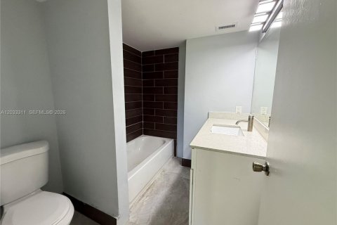 Casa en alquiler en West Palm Beach, Florida, 2 dormitorios, 102.19 m2 № 2077694 - foto 9