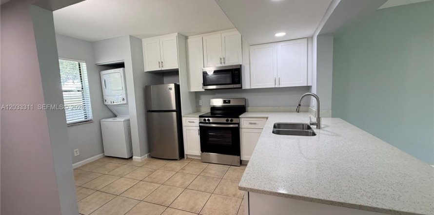 Casa en West Palm Beach, Florida 2 dormitorios, 102.19 m2 № 2077694