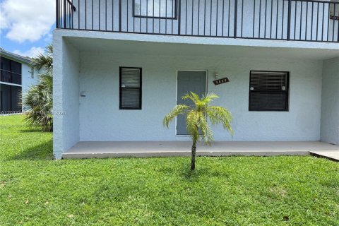 Casa en alquiler en West Palm Beach, Florida, 2 dormitorios, 102.19 m2 № 2077694 - foto 19