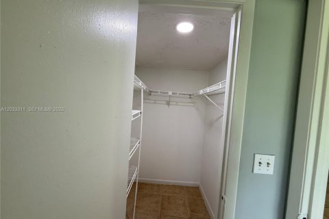 Casa en alquiler en West Palm Beach, Florida, 2 dormitorios, 102.19 m2 № 2077694 - foto 7