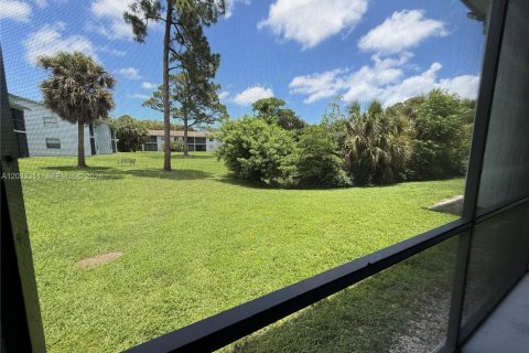 Casa en alquiler en West Palm Beach, Florida, 2 dormitorios, 102.19 m2 № 2077694 - foto 17