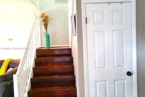 Купить таунхаус в Дейви, Флорида 3 спальни, 153.66м2, № 1963785 - фото 12