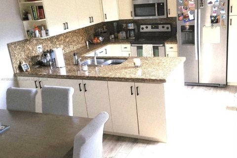 Купить таунхаус в Дейви, Флорида 3 спальни, 153.66м2, № 1963785 - фото 10