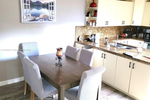 Купить таунхаус в Дейви, Флорида 3 спальни, 153.66м2, № 1963785 - фото 8