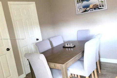 Купить таунхаус в Дейви, Флорида 3 спальни, 153.66м2, № 1963785 - фото 9