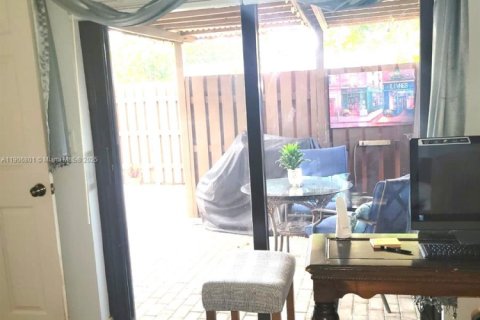 Купить таунхаус в Дейви, Флорида 3 спальни, 153.66м2, № 1963785 - фото 7