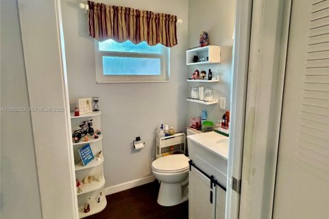 House in West Palm Beach, Florida 1 bedroom, 61.5 sq.m. № 2008274 - photo 9