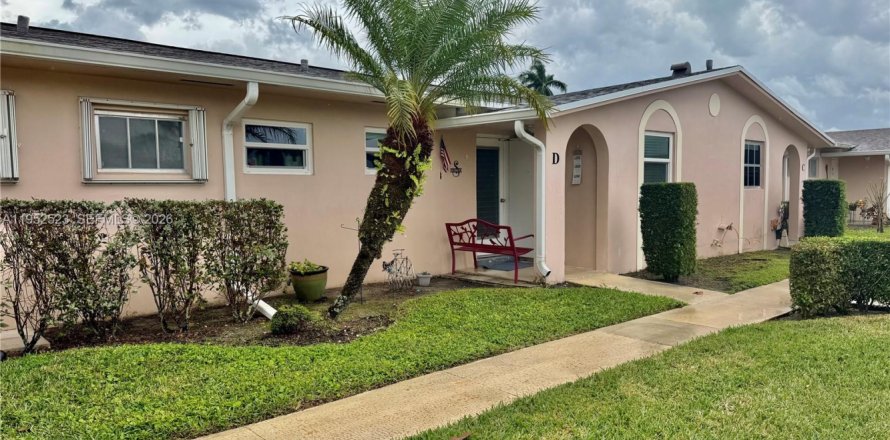 House in West Palm Beach, Florida 1 bedroom, 61.5 sq.m. № 2008274