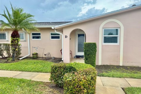 House in West Palm Beach, Florida 1 bedroom, 61.5 sq.m. № 2008274 - photo 2