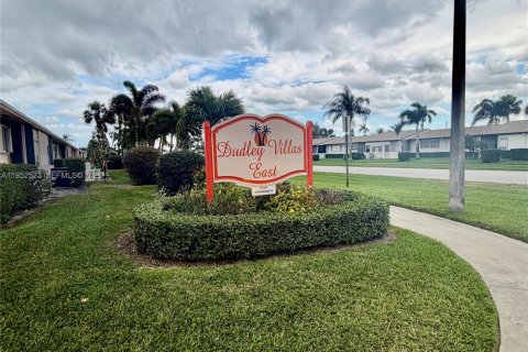 House in West Palm Beach, Florida 1 bedroom, 61.5 sq.m. № 2008274 - photo 12