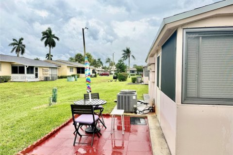 House in West Palm Beach, Florida 1 bedroom, 61.5 sq.m. № 2008274 - photo 11