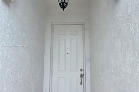 Adosado en alquiler en Doral, Florida, 4 dormitorios, 146.79 m2 № 1931787 - foto 5