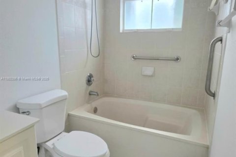 Adosado en alquiler en Doral, Florida, 4 dormitorios, 146.79 m2 № 1931787 - foto 29