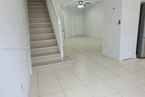 Adosado en alquiler en Doral, Florida, 4 dormitorios, 146.79 m2 № 1931787 - foto 23