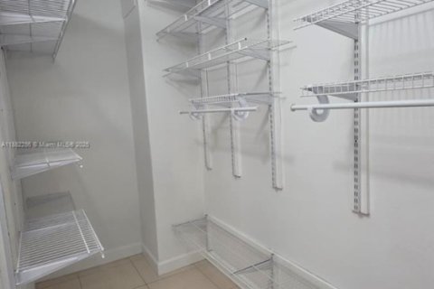 Adosado en alquiler en Doral, Florida, 4 dormitorios, 146.79 m2 № 1931787 - foto 28