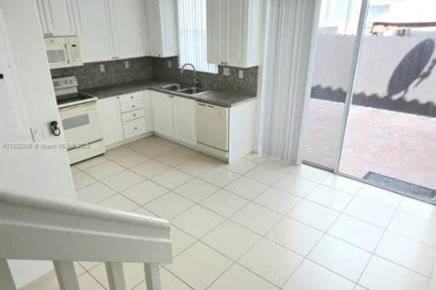 Adosado en alquiler en Doral, Florida, 4 dormitorios, 146.79 m2 № 1931787 - foto 22