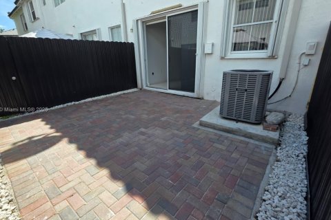 Adosado en alquiler en Doral, Florida, 4 dormitorios, 146.79 m2 № 1931787 - foto 21