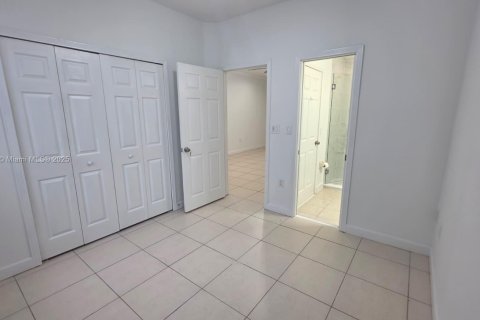 Adosado en alquiler en Doral, Florida, 4 dormitorios, 146.79 m2 № 1931787 - foto 13