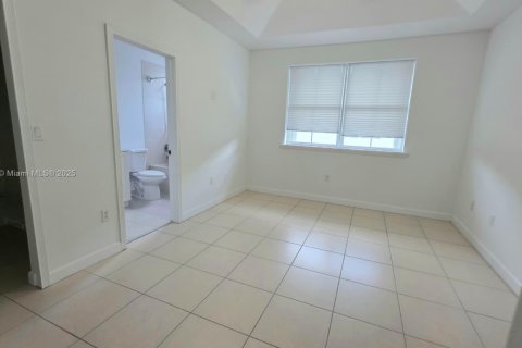 Adosado en alquiler en Doral, Florida, 4 dormitorios, 146.79 m2 № 1931787 - foto 25