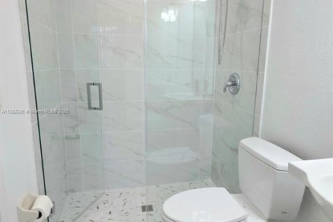 Adosado en alquiler en Doral, Florida, 4 dormitorios, 146.79 m2 № 1931787 - foto 16