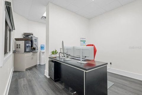 Купить коммерческую недвижимость в Олдсмар, Флорида 566.7м2, № 1872911 - фото 6