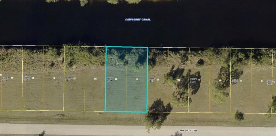 Terrain à Cape Coral, Floride № 2166640
