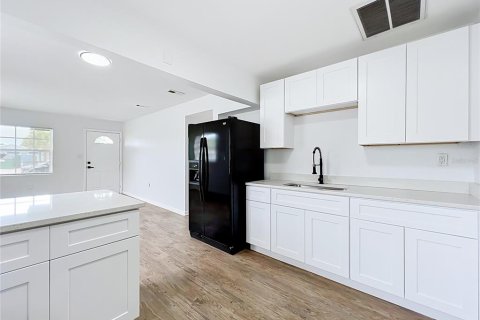 Villa ou maison à vendre à Cocoa, Floride: 3 chambres, 80.27 m2 № 2399478 - photo 12