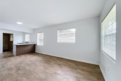 Villa ou maison à vendre à Cocoa, Floride: 3 chambres, 80.27 m2 № 2399478 - photo 8