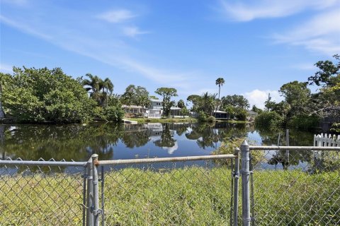 Villa ou maison à vendre à Saint Petersburg, Floride: 3 chambres, 110.74 m2 № 2236519 - photo 23