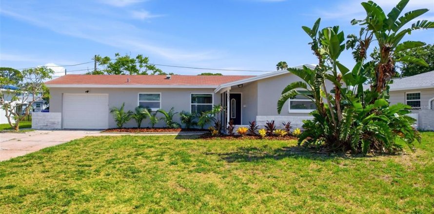 Villa ou maison à Saint Petersburg, Floride 3 chambres, 110.74 m2 № 2236519