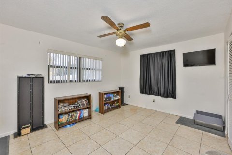 Casa en venta en Saint Petersburg, Florida, 2 dormitorios, 128.86 m2 № 2155580 - foto 17