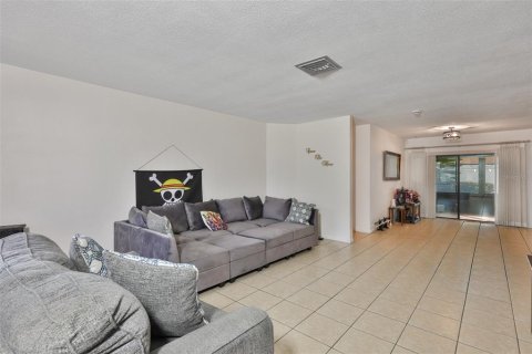 Casa en venta en Saint Petersburg, Florida, 2 dormitorios, 128.86 m2 № 2155580 - foto 4