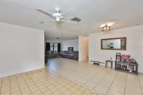 Casa en venta en Saint Petersburg, Florida, 2 dormitorios, 128.86 m2 № 2155580 - foto 9